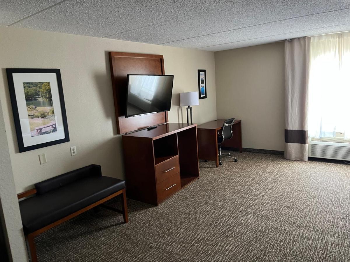 Wingate By Wyndham Clearfield Hotel Ngoại thất bức ảnh